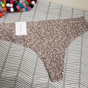 🐆 Calvin Klein Leopard Print Invisible Laser-Cut Thong Size L